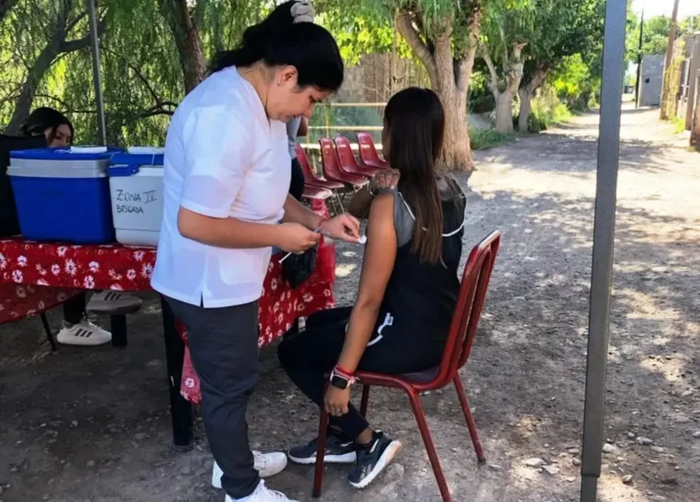 INICIO. Con la visita al Merendero Defensores de San Antonio arrancaron esta semana con la vacunación de niños en todos los merenderos del departamento Rivadavia.