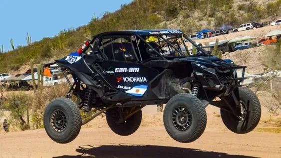 A FONDO. Leandro Carabina López dio pelea en el Reto del Desierto, una carrera del Campeonato Probaja y disputada en el Circuito Bronco.