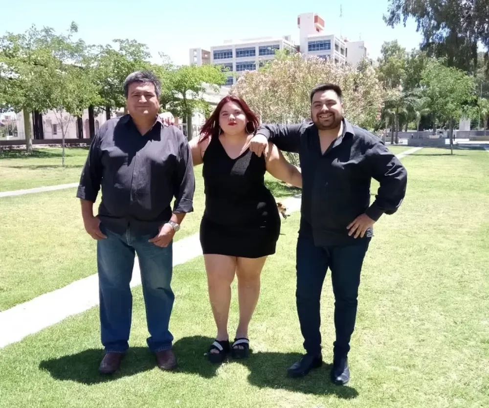 EL TRÍO LOS BARROS. Eduardo, Cintia y Matías expectantes por su debut dentro de unas semanas en Malargüe.