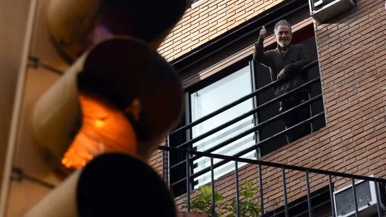 El médico que sobrevivió a 2 cánceres y venció al Covid-19 con ayuda de plasma