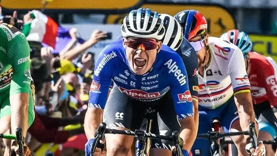 Tour: Philipsen ganó en un día gris para el equipo del líder