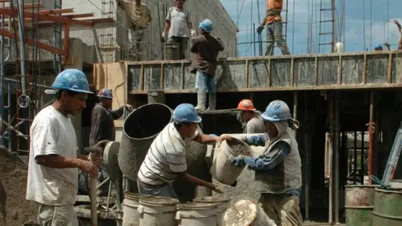 Un informe de la UCA estima que unas 900.000 personas perdieron el trabajo en la cuarentena