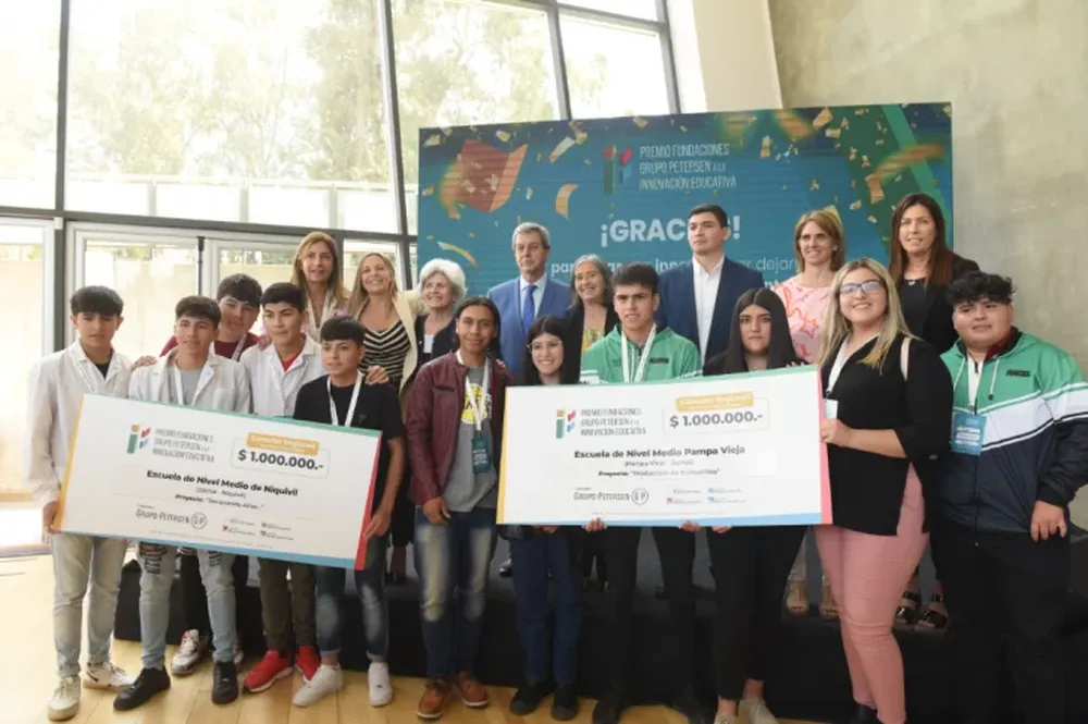 Fundación Banco San Juan entregó dos millones de pesos en la Instancia Regional del Premio Fundaciones Grupo Petersen a la Innovación Educativa – 3era Edición
