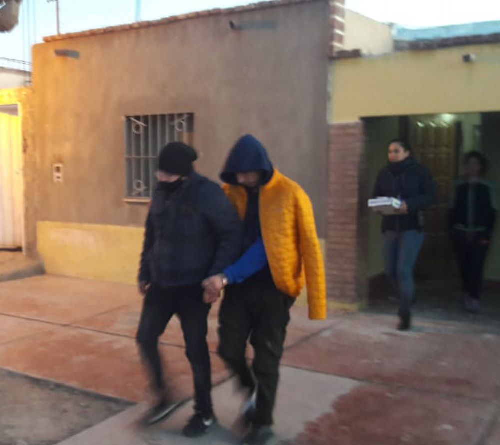 Con arma policial robaban los “San Juan servicios”