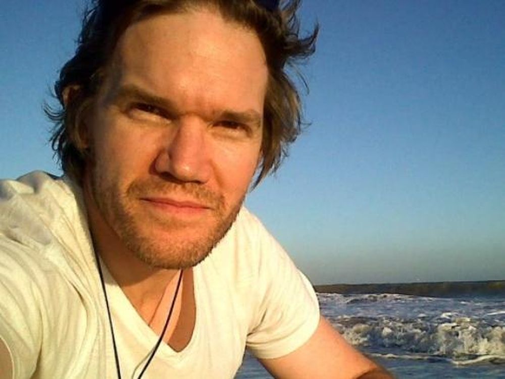 Juan Gil Navarro tiene coronavirus y grabó un mensaje para concientizar: “Esto no es una gripecita”