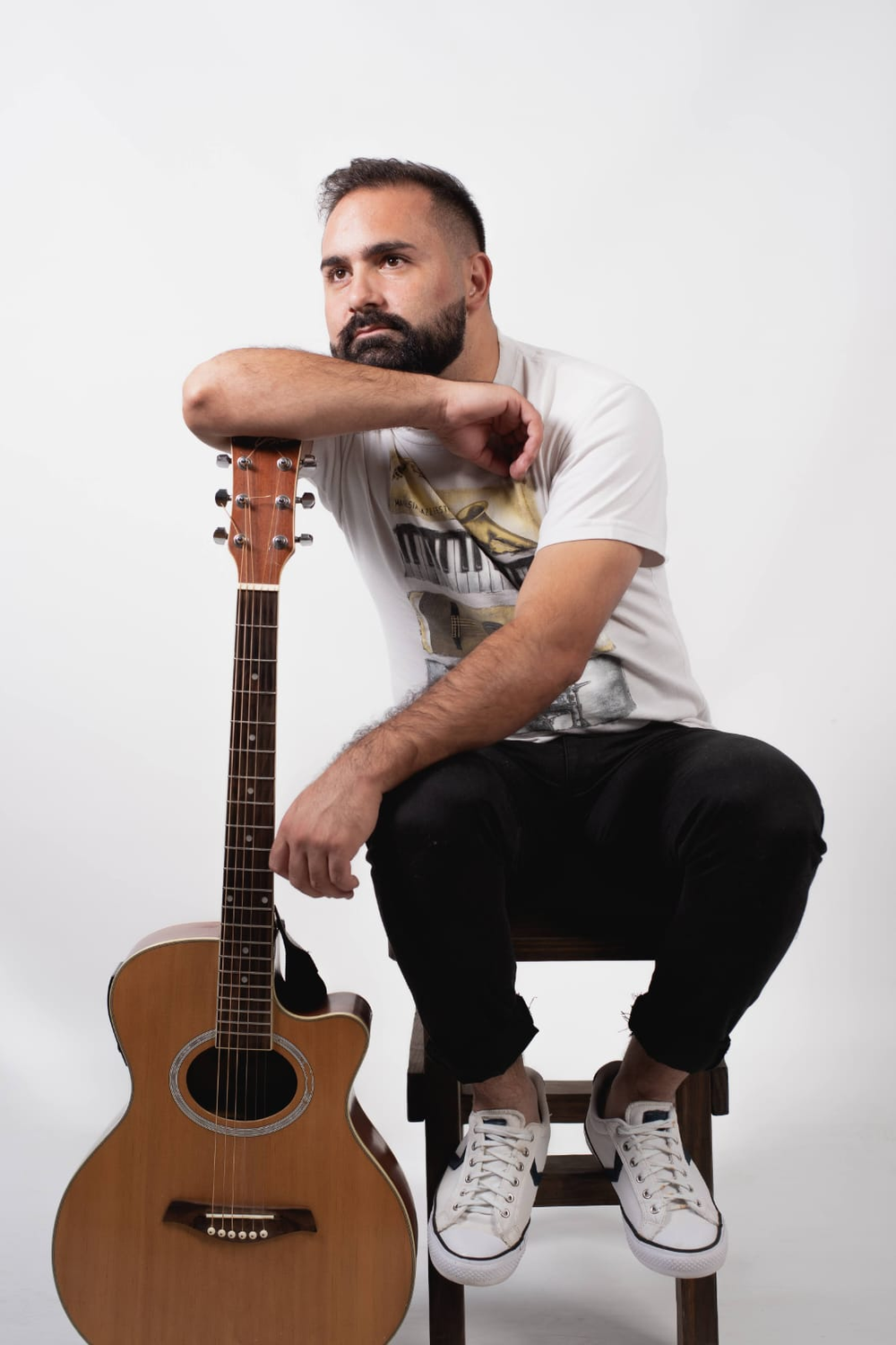 Alejandro Riofrio escribe canciones desde los 14 años. 
