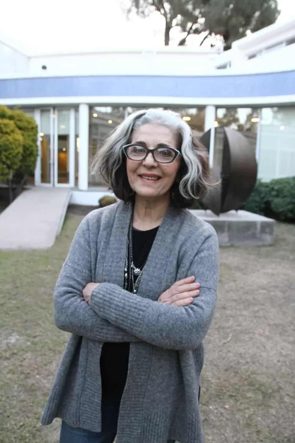 “El arte es valido si excede al artista’