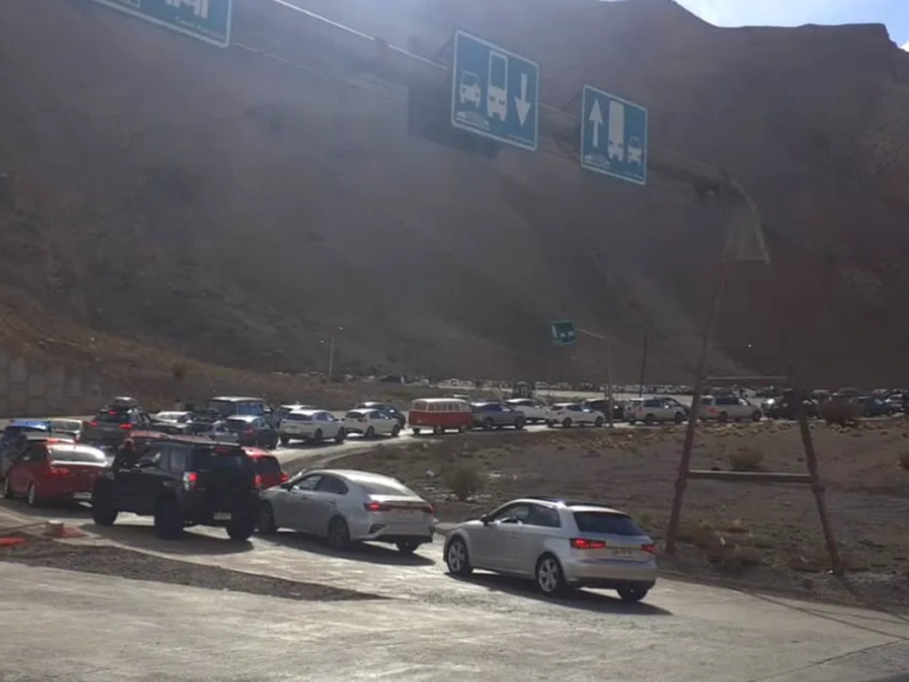 Murió un hombre mientras esperaba para pasar a Chile