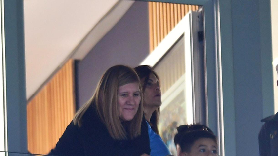 celia, la mama de messi, vive a pura emocion la gran despedida de su hijo en el monumental