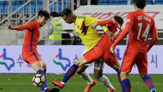 Cardona, suspendido por cinco partidos por su gesto racista