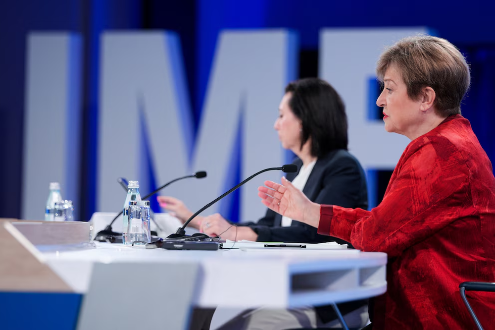 La titular del FMI, Kristalina Georgieva, y la vocera del organismo, Julie Kozack REUTERS/Ken Cedeno