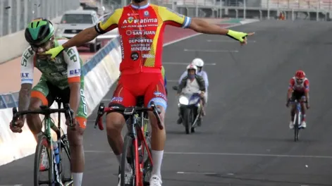 Una sana costumbre: Nico Tivani, otra vez en lo más alto del podio