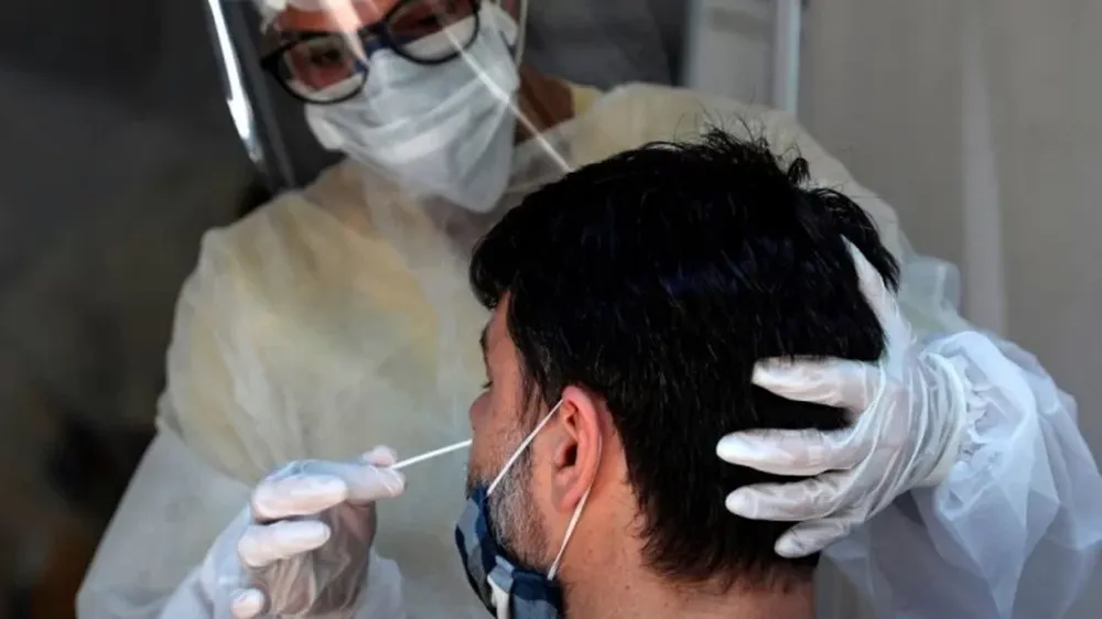 Brasil registró el primer caso de la variante Ómicron XE en América Latina