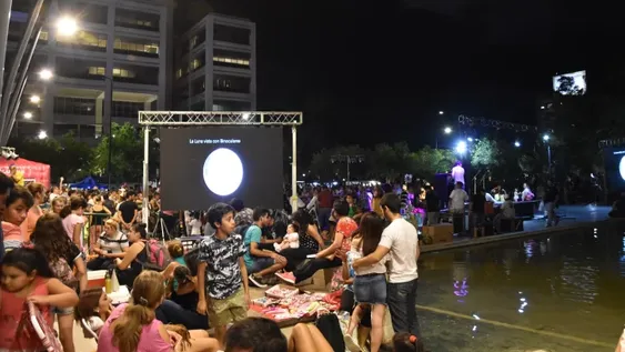 Las fotos más impactantes del eclipse lunar en el cielo sanjuanino