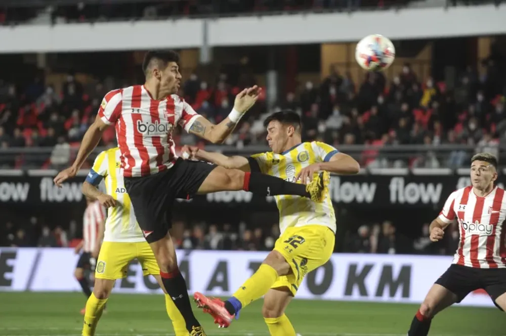 Estudiantes, con la vuelta de su gente, no pudo con Central e igualó sobre el final