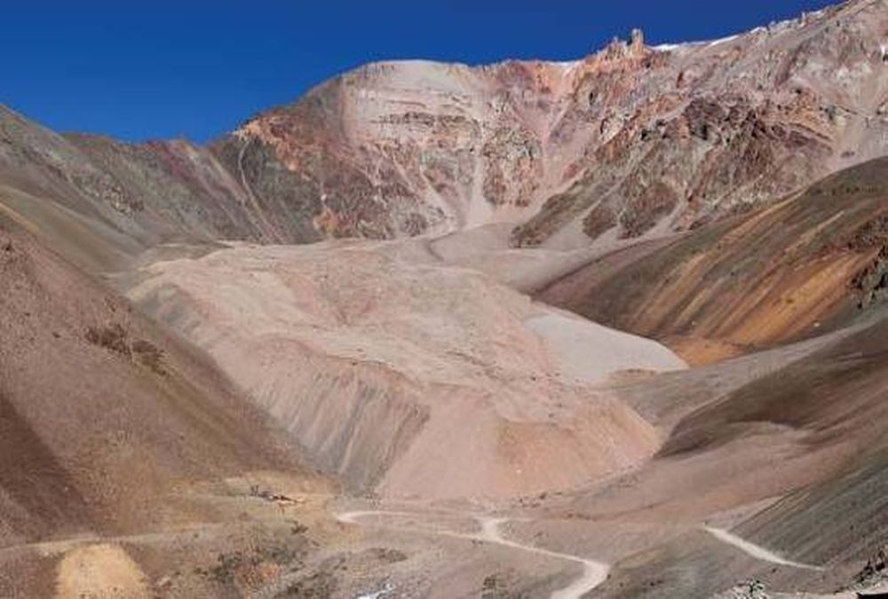 Los glaciares continúan teniendo protección automática, pero las geoformas como los glaciares de escombro (foto), pueden ser retirados del inventario si prueban que no tiene relevancia hídrica.&nbsp;