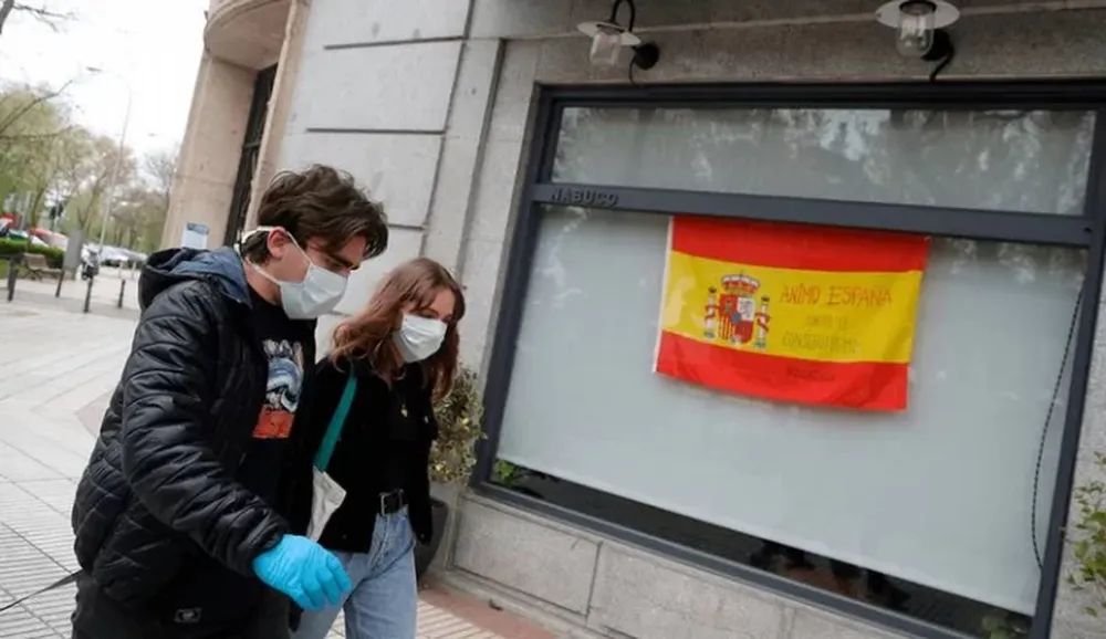 Fuerte caída en la cifra diaria de muertes en España