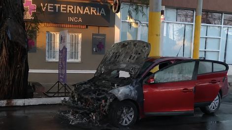 Incendio de un auto.