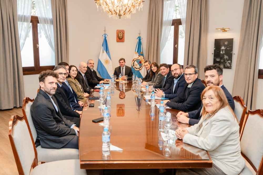 Orrego firmó un acuerdo con UNICEF para reforzar la protección de niñas, niños y adolescentes en San Juan
