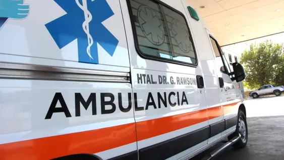 Un bebé de dos años cayó a un canal y fue rescatado inconsciente por un vecino