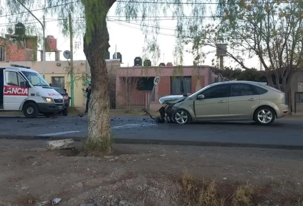 Salieron ilesos tras protagonizar un violento accidente en Rivadavia