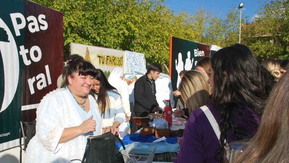 La UCCuyo le dio la bienvenida a los nuevos alumnos ingresantes con una jornada donde compartieron diferentes actividades.