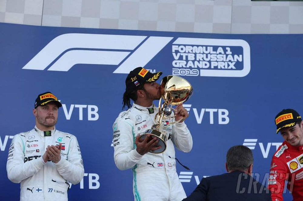 Hamilton festejó en Rusia