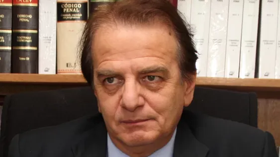 Se viene el juicio a un excomisario, pero la causa contra el exjuez Flores viene demorada