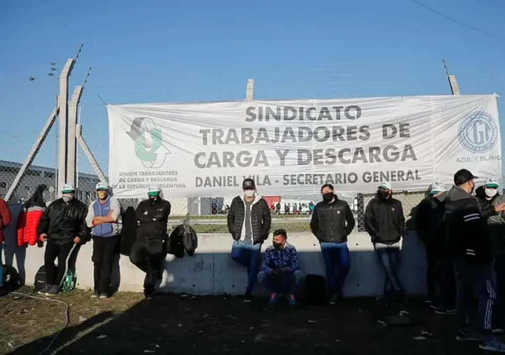 Mercado Libre sufre el bloqueo del gremio camionero de Moyano