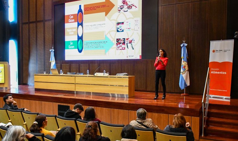 Esta mañana, Salud brindó una capacitación en manipulación de alimentos sin gluten, destinado al público en general.