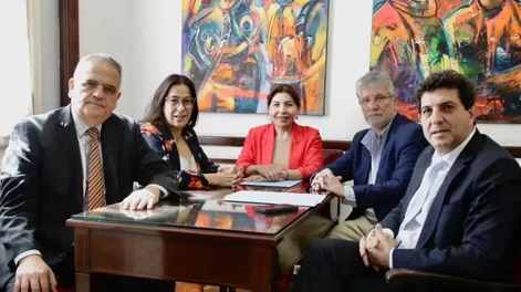 Bloque de senadores de Convicción Federal Fernando Salino y está integrado por Carolina Moisés, Fernando Rejal, Guillermo Andrada y Sandra Mendoza. Foto Prensa Convicción Federal.