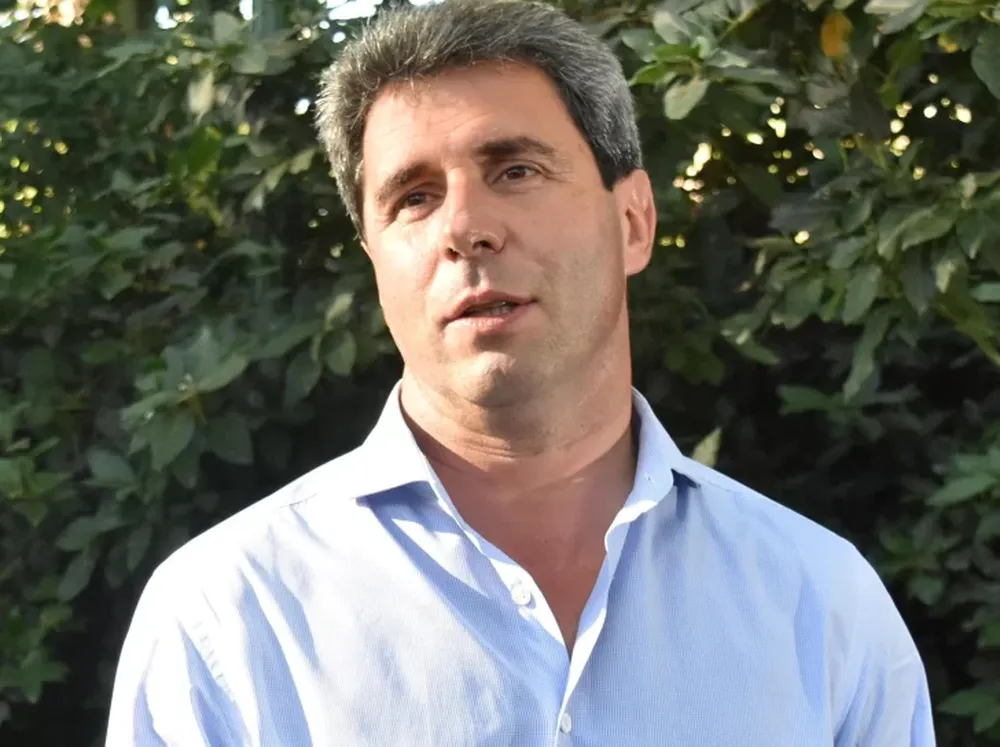 Estos son los precandidatos del uñaquismo en los 19 departamentos
