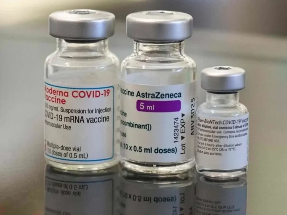 La OMS alerta que las vacunas tardarán medio año en reducir los casos