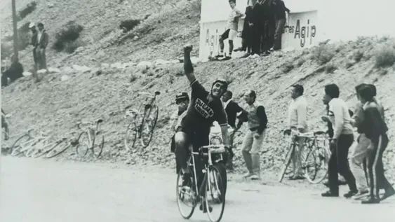 Otro grande más que dejó el pelotón