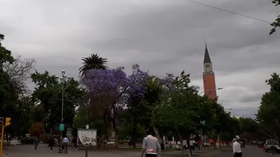 Después del calor llega un brusco cambio del tiempo: viento, nubes y bajas temperaturas
