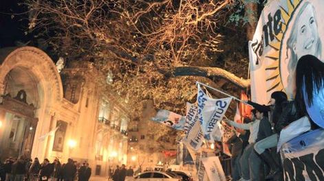 Una reunión de Unasur con signos de repudio