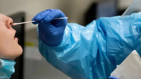 Reportan 31.198 contagios de coronavirus en el país, un 26% menos que la semana pasada