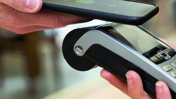 Siete de cada diez clientes de banca tradicional usan billetera digital