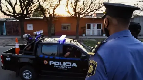 Acribillaron de cuatro tiros a un joven de 18 años en una casa de Rosario