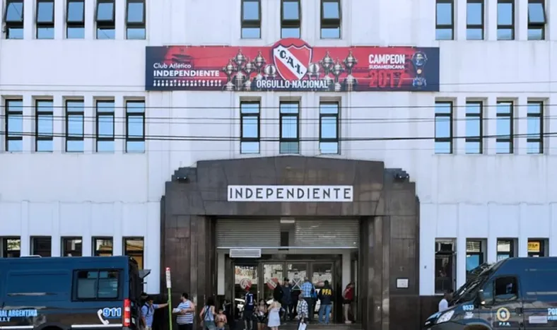 La FIFA falló a favor de Independiente por Domínguez y no será sancionado deportivamente