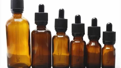 Se confundió de frasco y le dio veneno para cucarachas a su hija de 5 años