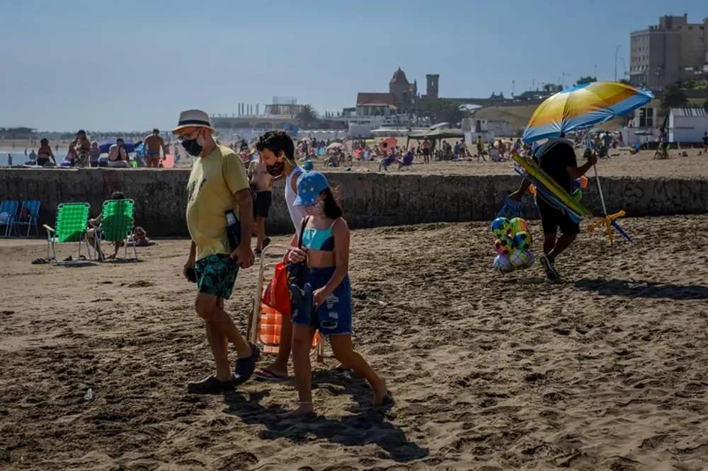 Afirman que el 80 % de los argentinos no puede irse de vacaciones