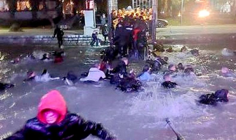 Se hundió un barco discoteca en Belgrado con más de 100 personas a bordo