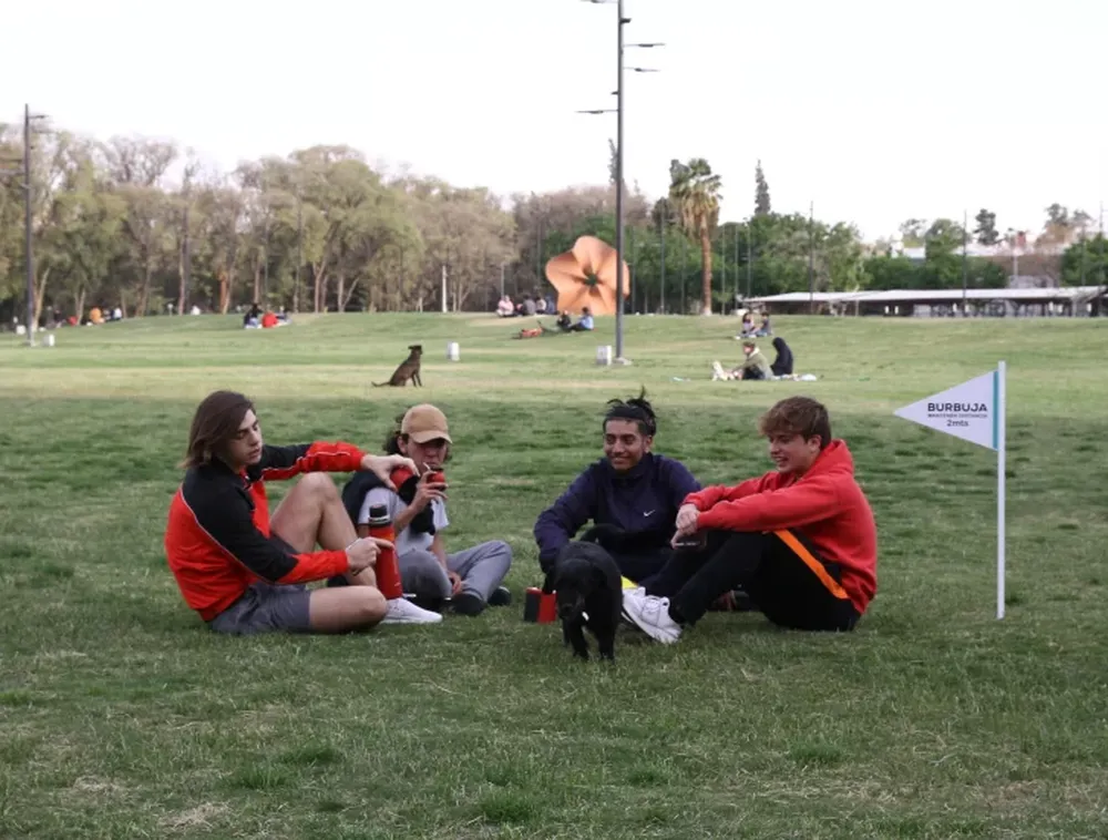 Por el aumento de casos, Capital reforzará controles y pedirá que no se usen las burbujas en plazas