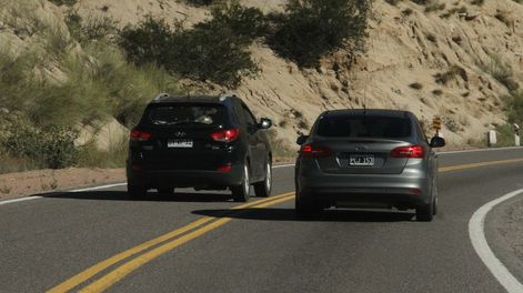 Paso en doble línea amarilla.