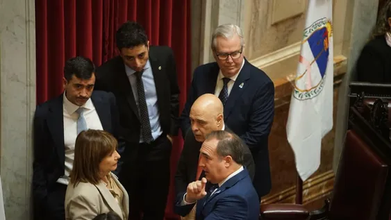 El senado busca quórum