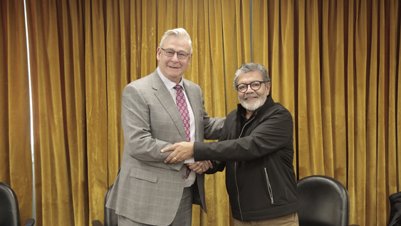 Ron Hochstein y Gerardo Martínez.-