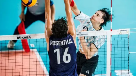 Argentina dejó el invicto y la punta ante un partido perfecto de EEUU en el Cantoni