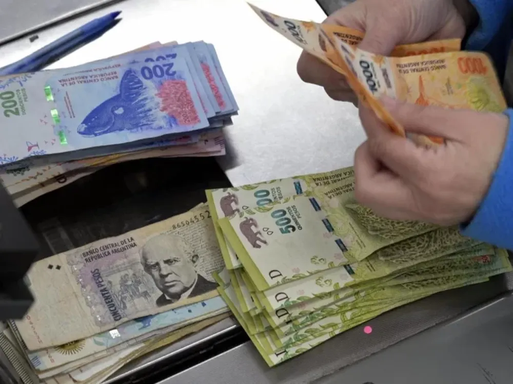 El Gobierno oficializó la suba del salario mínimo: el nuevo monto