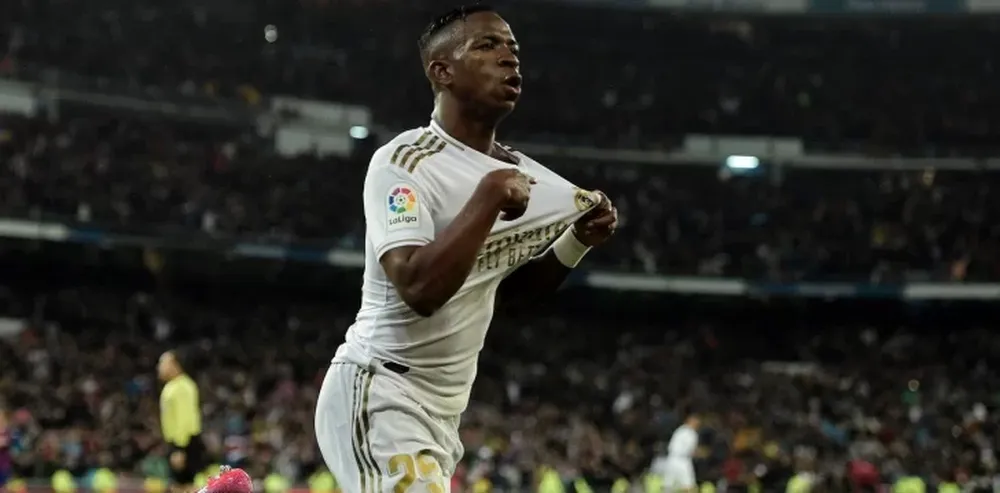 Real Madrid le ganó a Barcelona y es el nuevo líder de la Liga